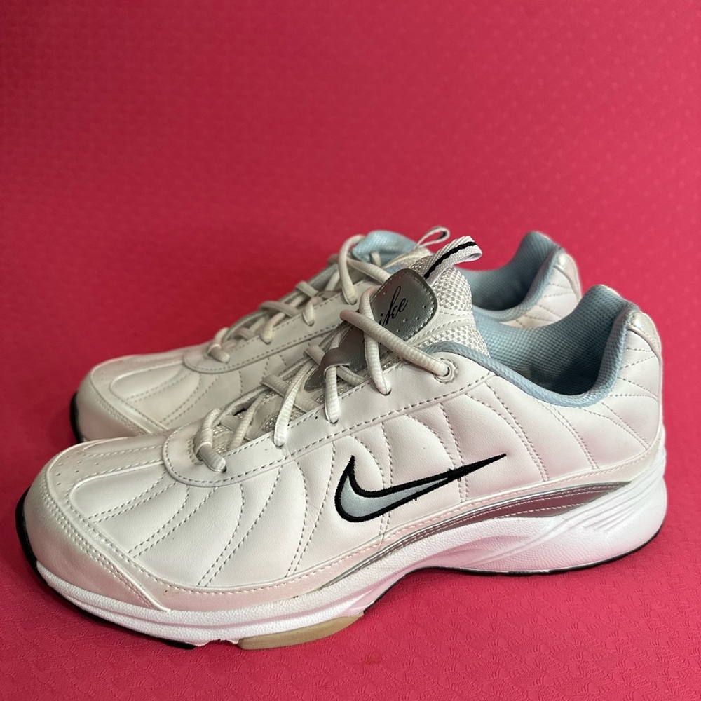 NIKE TRAINING SHOES